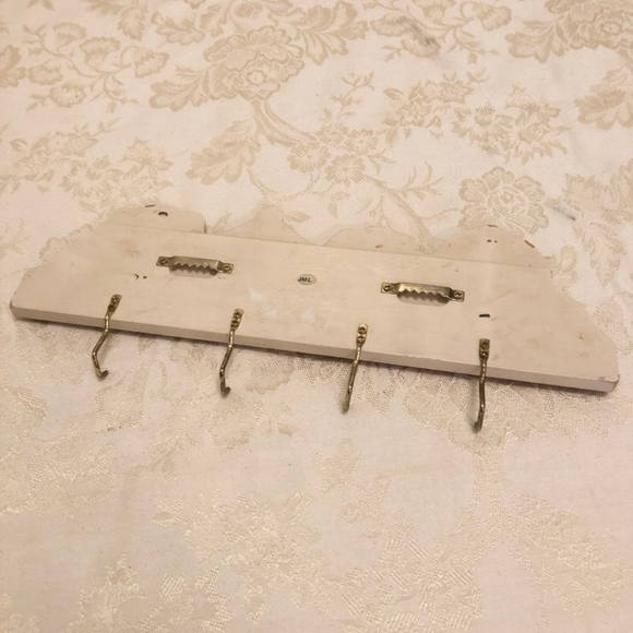 Vintage Key Holder / Leash Holder Etc w x4 Metal Hooks Farmhouse Style Wood - Picture 9 of 10